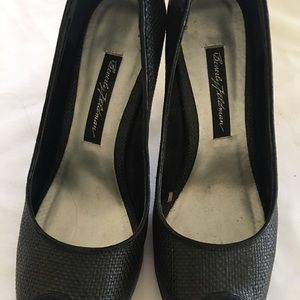 beverly Feldman size 7